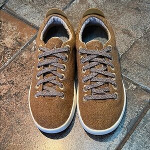 Allbirds Wool Piper sneakers in Earth Brown, size 7